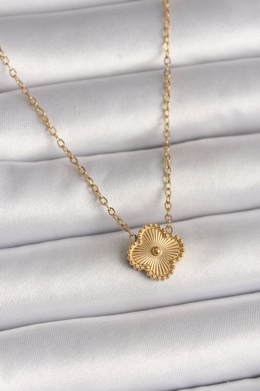 Gold Renk İşleme Detaylı Yonca Model Kadın Kolye - EBJ250501W33479 - 1