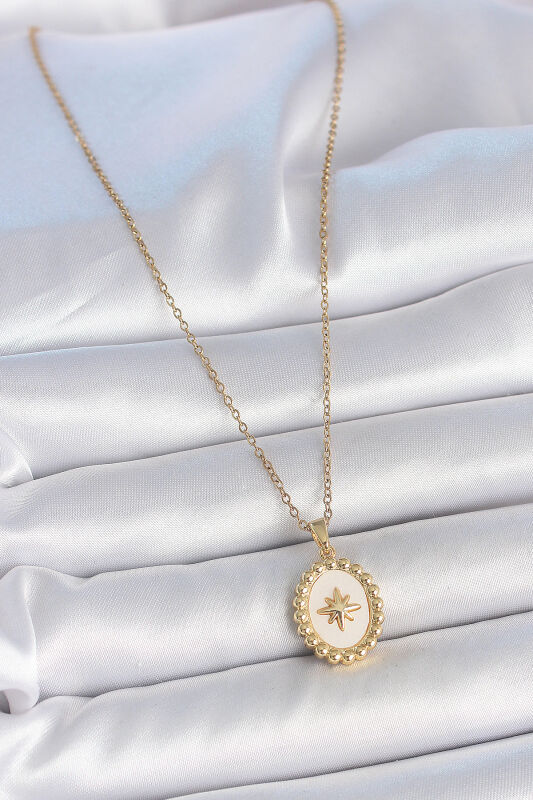 Gold Renk Zincir Beyaz Mineli Kutup Yıldız İşlemeli Madalyon Model Kadın Kolye - EBJ250501W33601 - 2