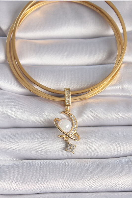 Gold Renk Zirkon Taş Detaylı Hilal Model Sallantı İncili Ajda Charm - EBJ241109W28982 - 2