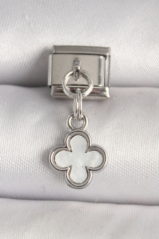 Gümüş Renk Beyaz Mineli Yonca Model Nomination Charm - EBJ250501W32902 - 1