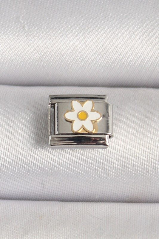 Gümüş Renk Beyaz Papatya İşlemeli Nomination Charm - EBJ250501W32840 - 1