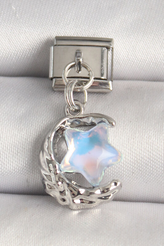 Gümüş Renk Hilal Mavi Mineli Yıldız Model Nomination Charm - EBJ250501W32917 - 1