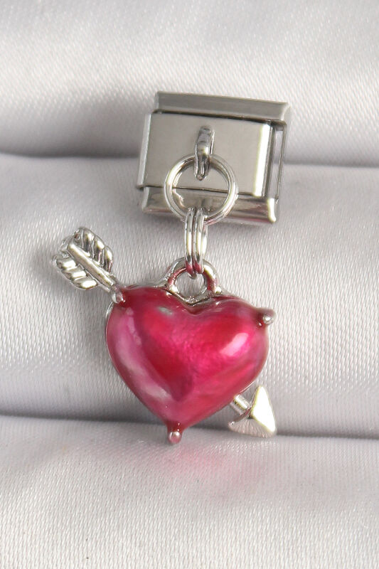 Gümüş Renk Kırmızı Kalp ve Ok Model Nomination Charm - EBJ250501W32939 - 1
