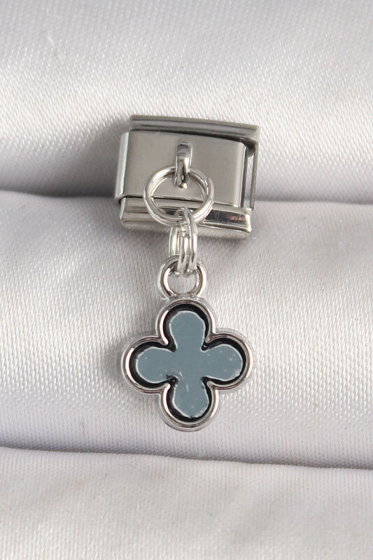 Gümüş Renk Lacivert Mineli Yonca Model Nomination Charm - EBJ250501W32903 - 1