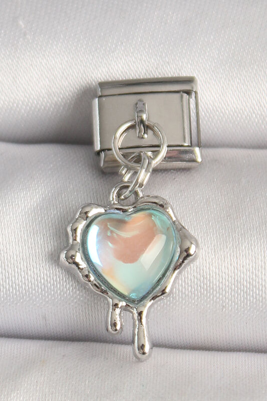 Gümüş Renk Mavi Hologram Mineli Eriyen Kalp Model Nomination Charm - EBJ250501W32948 - 1