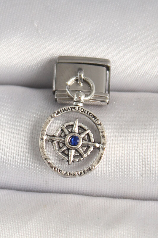 Gümüş Renk Mavi Taş Detaylı Pusula Model Nomination Charm - EBJ250501W32906 - 1