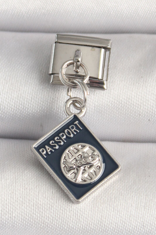 Gümüş Renk Passport Model Nomination Charm - EBJ250501W32858 - 1