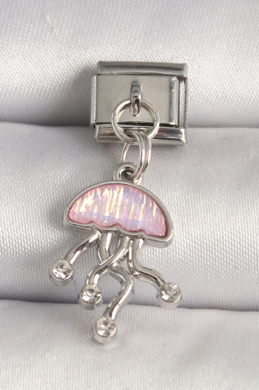 Gümüş Renk Pembe Mineli Deniz Anası Model Zirkon Taş Detaylı Nomination Charm - EBJ250501W32896 - 1