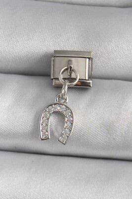 Gümüş Renk Sallantı Zirkon Taşlı Nal Model Nomination Charm - EBJ250113W30387 - 1