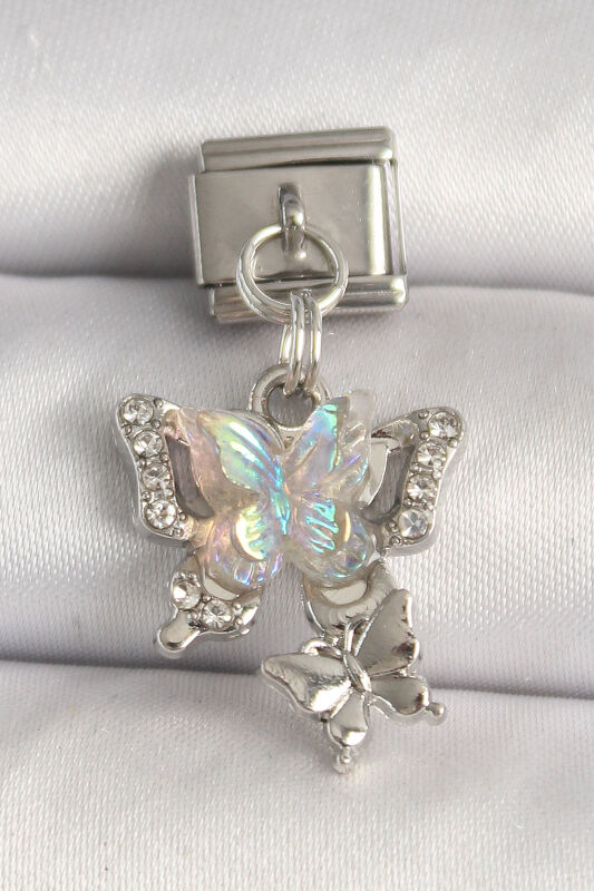 Gümüş Renk Zirkon Taşlı Beyaz Mineli Kelebek Model Kelebek Detay Nomination Charm - EBJ250501W32962 - 1