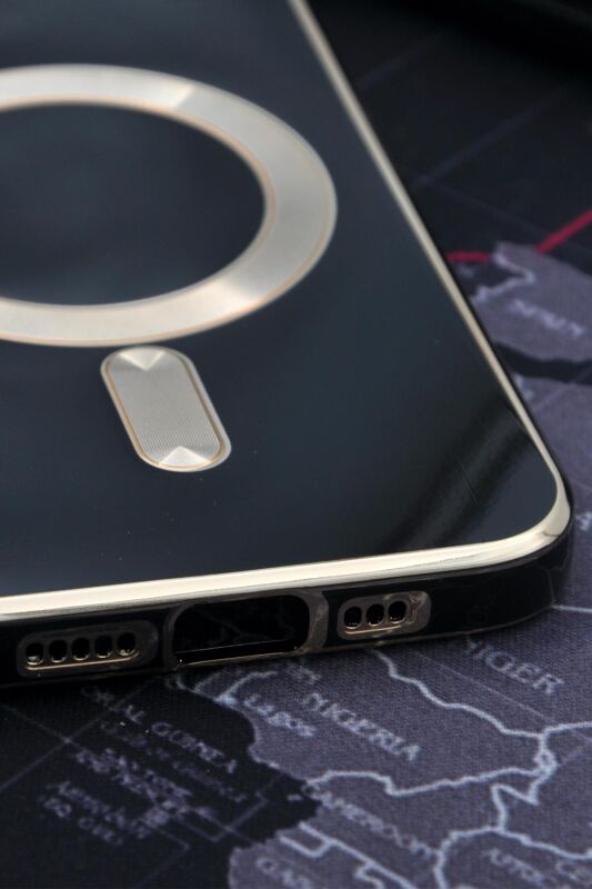 iPhone 12 Pro Uyumlu MagSafe Özellikli Lens Korumalı Renkli Kılıf Siyah - 4