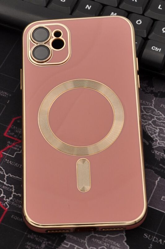 iPhone 12 Uyumlu MagSafe Özellikli Lens Korumalı Lazerli Renkli Kılıf Pudra Pembe - 1