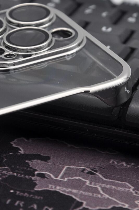 iPhone 13 Pro Uyumlu Gümüş Gri Silver Renkli İnce Kenarlı Şeffaf Sert Kapak Kılıf - 3