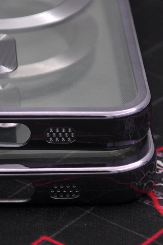 iPhone 13 Pro Uyumlu MagSafe Özellikli Mor Renkli Kenarlı Lazerli Şeffaf Kılıf Lens Korumalı - 4