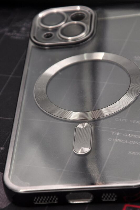 iPhone 13 Uyumlu MagSafe Özellikli Siyah Renkli Kenarlı Lazerli Şeffaf Kılıf Lens Korumalı - 2