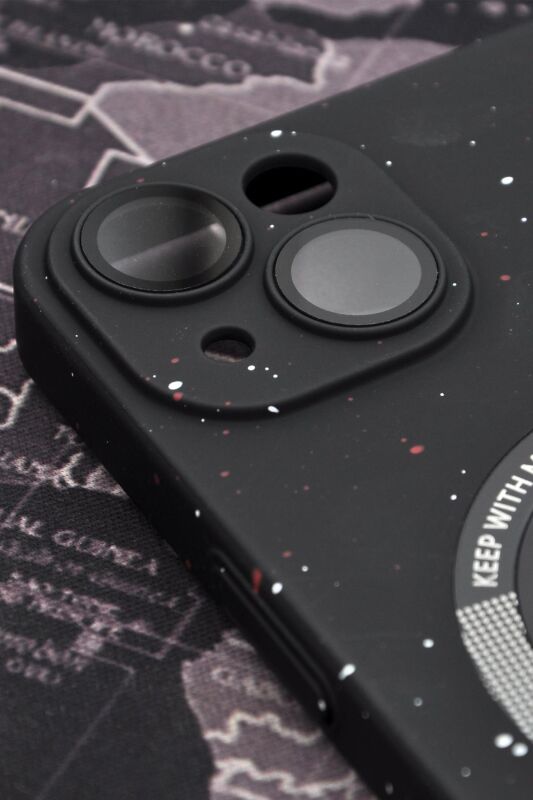 iPhone 13 Uyumlu Siyah Benekli Desenli İnce Sert Kapak Kılıf Kamera Lens Korumalı - 2