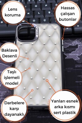 iPhone 15 Pro Max Uyumlu Baklava Desenli Pırlanta Taşlı Sert Kapak Kılıf Gri - 7
