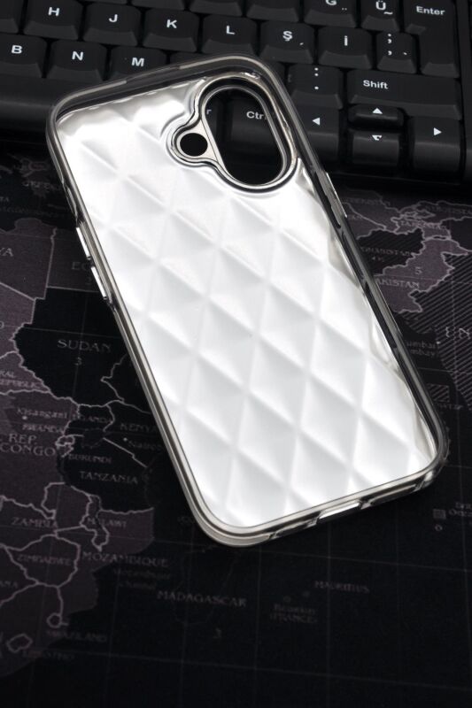 iPhone 16 Uyumlu Baklava Desenli Pırlanta Taşlı Sert Kapak Kılıf Gri - 7