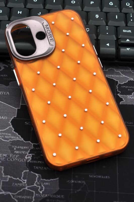 iPhone 16 Uyumlu Baklava Desenli Pırlanta Taşlı Sert Kapak Kılıf Turuncu - 1