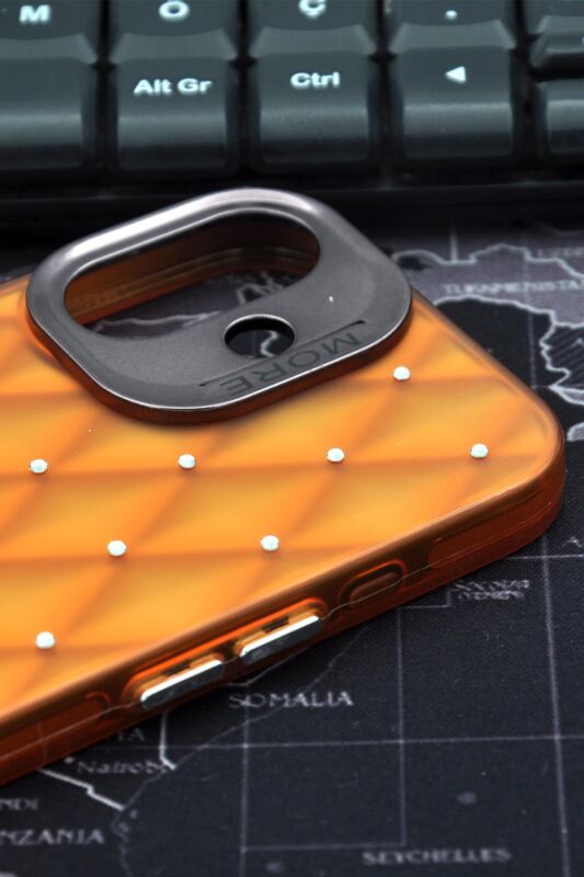 iPhone 16 Uyumlu Baklava Desenli Pırlanta Taşlı Sert Kapak Kılıf Turuncu - 4