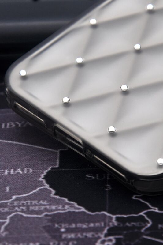 iPhone 7 / 8 Uyumlu Baklava Desenli Pırlanta Taşlı Sert Kapak Kılıf Gri - 5