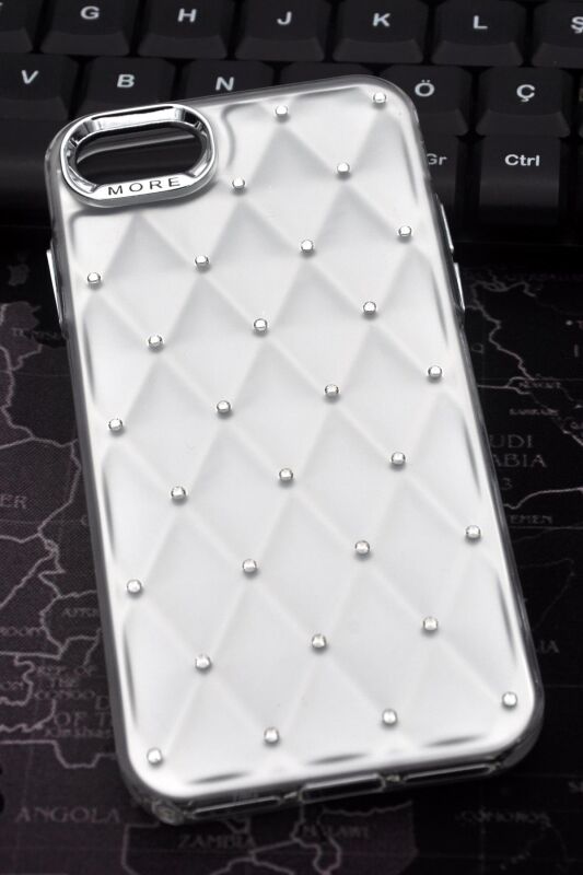 iPhone 7 Plus / 8 Plus Uyumlu Baklava Desenli Pırlanta Taşlı Sert Kapak Kılıf Beyaz - 1