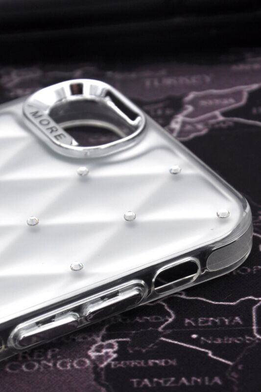 iPhone 7 Plus / 8 Plus Uyumlu Baklava Desenli Pırlanta Taşlı Sert Kapak Kılıf Beyaz - 4