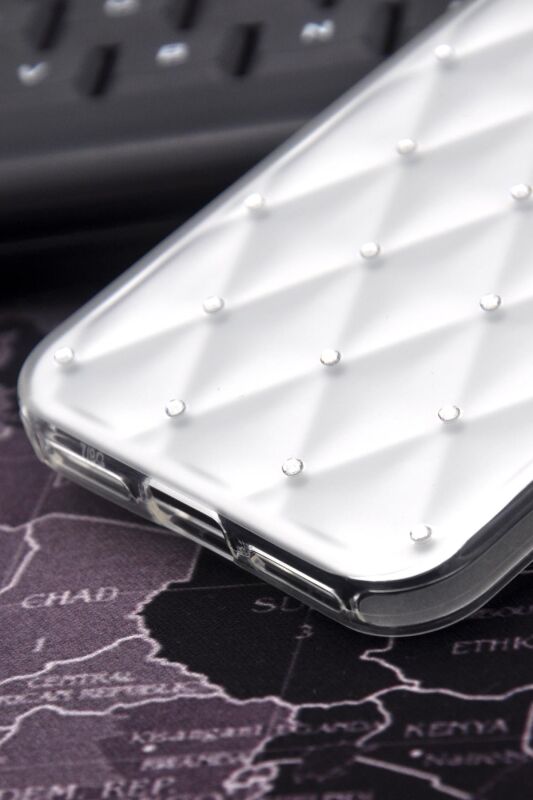 iPhone 7 Plus / 8 Plus Uyumlu Baklava Desenli Pırlanta Taşlı Sert Kapak Kılıf Beyaz - 5