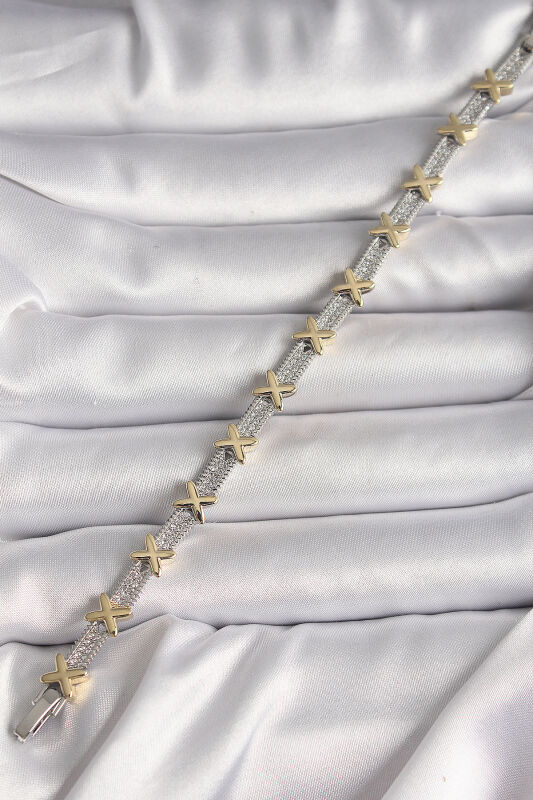 Pirinç Gümüş Renk Zirkon Taşlı Gold Xoxo Model VIP Seri Kadın Bileklik - EBJ250207W31163 - 2
