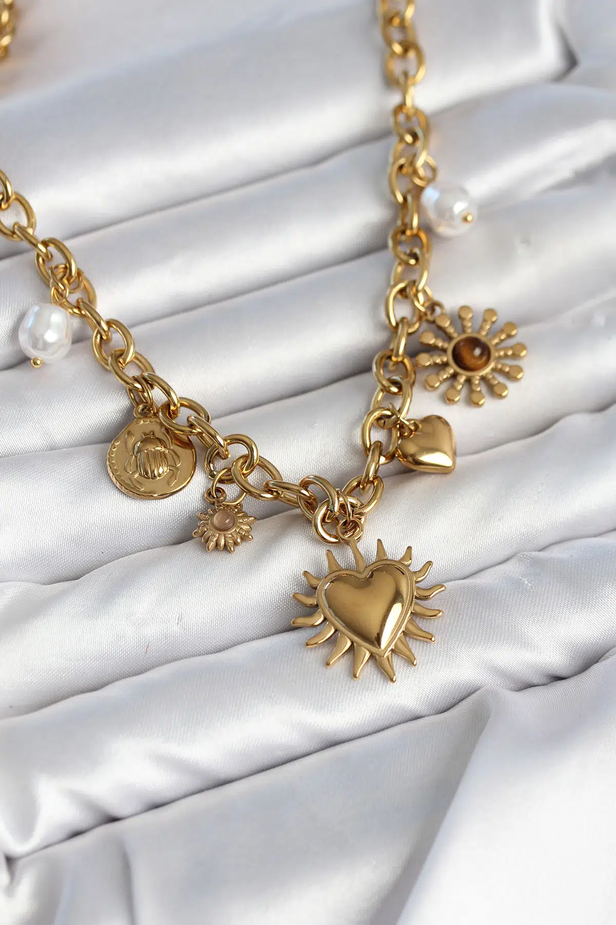 Gold Renk Charmlı Model Kadın Kolye - EBJ260725W44311