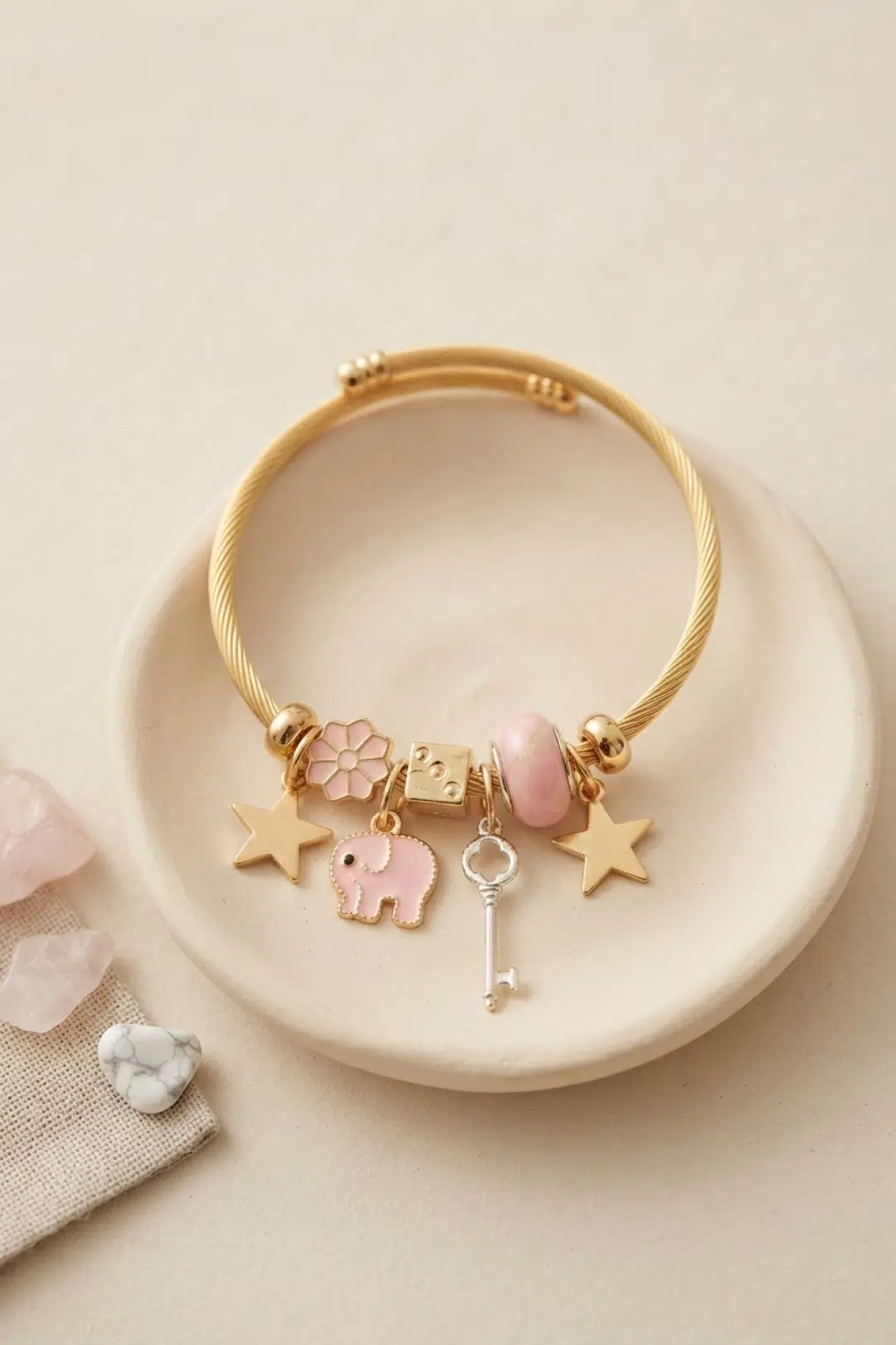 Anahtar ve Fil Model Pembe Charmlı Bileklik - EBJ260725W44543