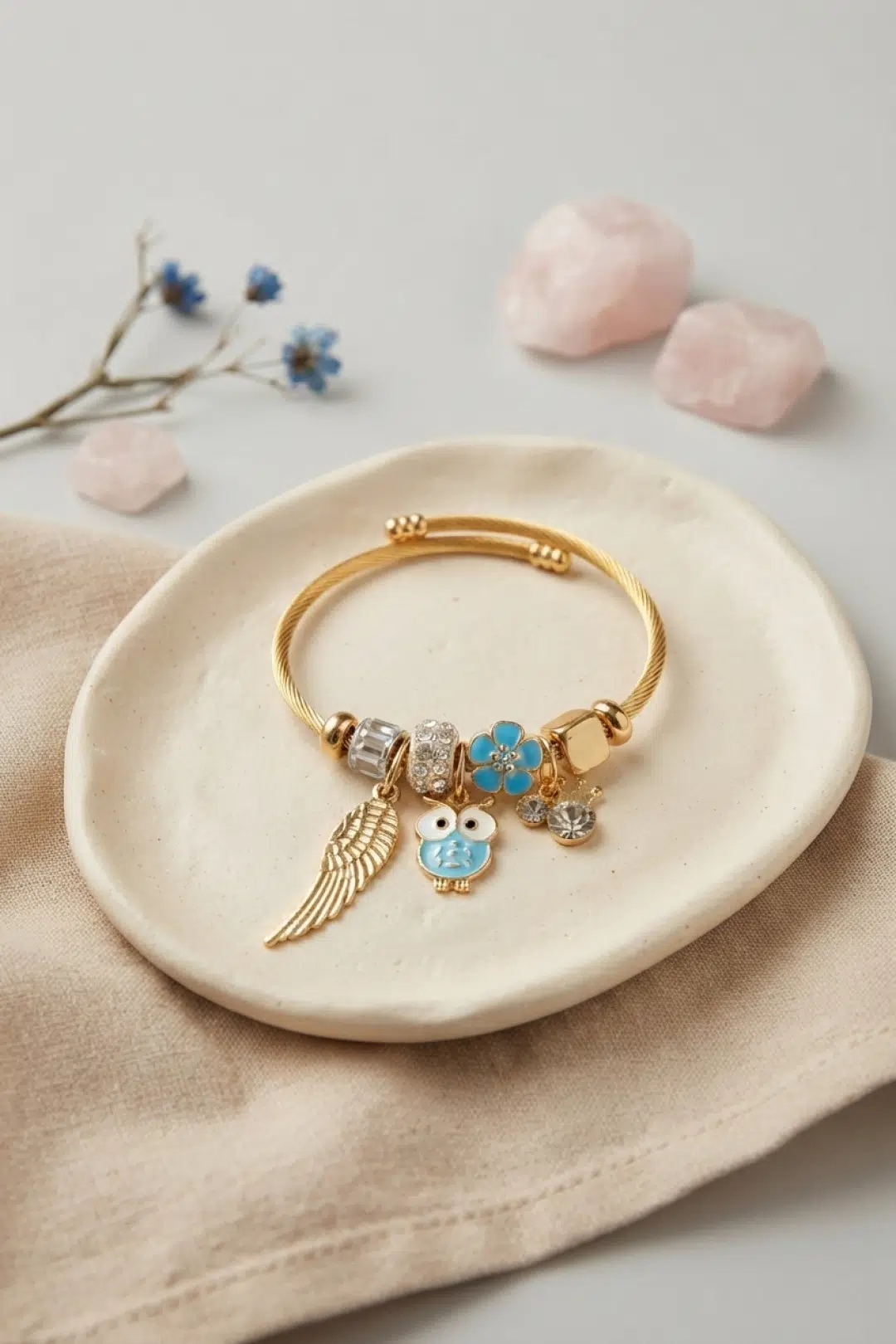 Baykuş Model Gold Renk Charmlı Bileklik - EBJ260725W44468