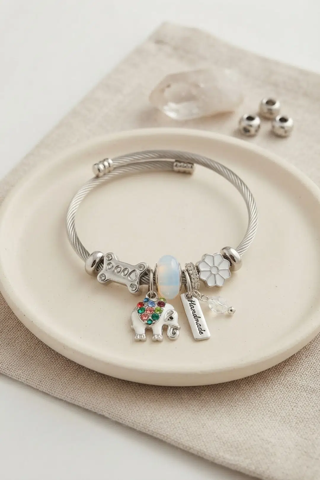 Beyaz Renk Fil Charmlı Bileklik - EBJ260725W44579