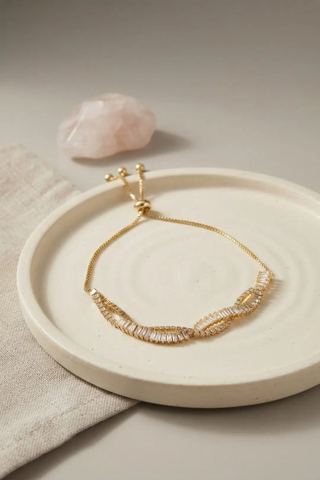 Gold Renk Baget Zirkon Taşlı Sarmal Model Pirinç Asansör Bileklik - EBJ260808W46060