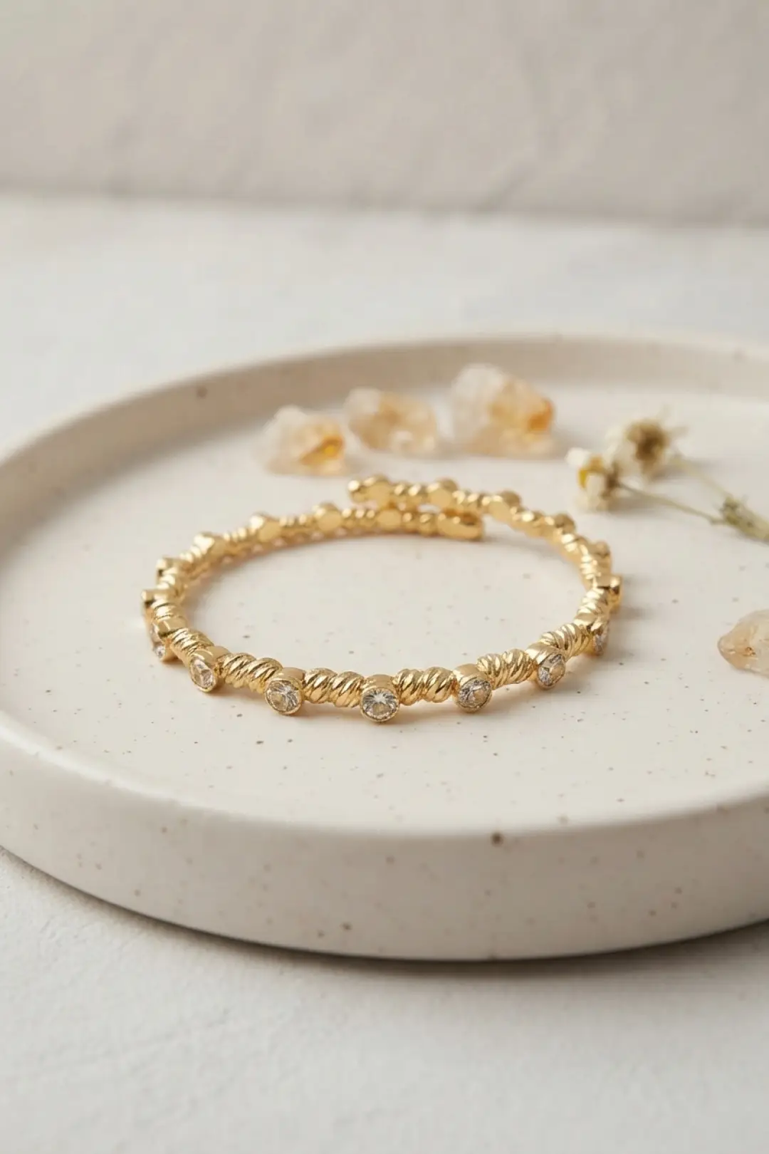 Gold Renk Dorika Model Sıralı Zirkon Taşlı Kadın Bileklik - EBJ260905W46558