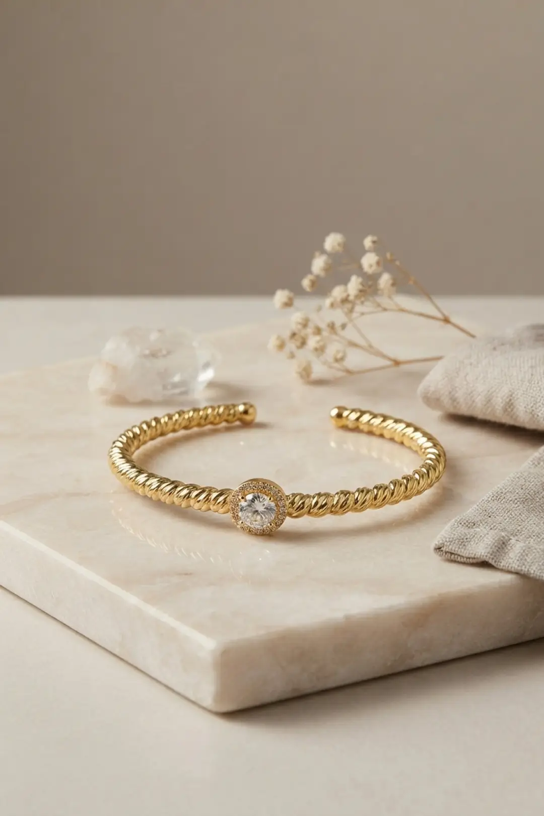 Gold Renk Dorika Model Yuvarlak Zirkon Taşlı Kadın Bileklik - EBJ260905W46555