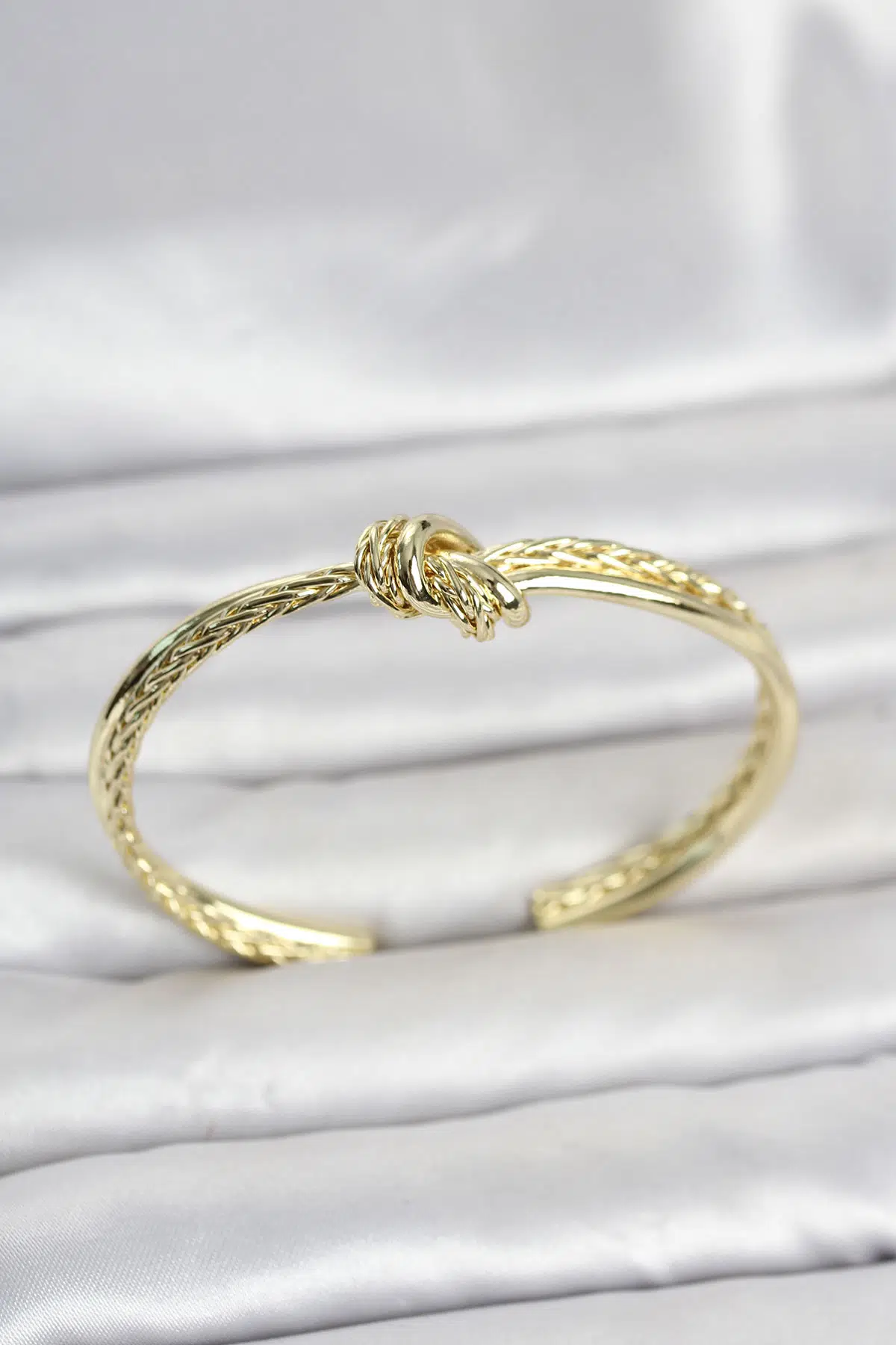 Gold Renk Düğüm Model Pirinç Kadın Bileklik - EBJ260612W44072