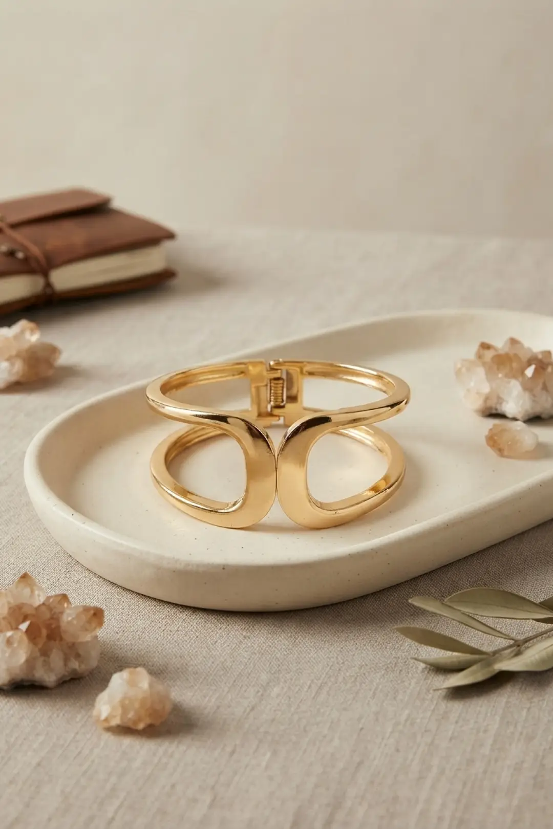 Gold Renk Pirinç Manşet Model Vintage Kelepçe Bilezik - EBJ260905W46564
