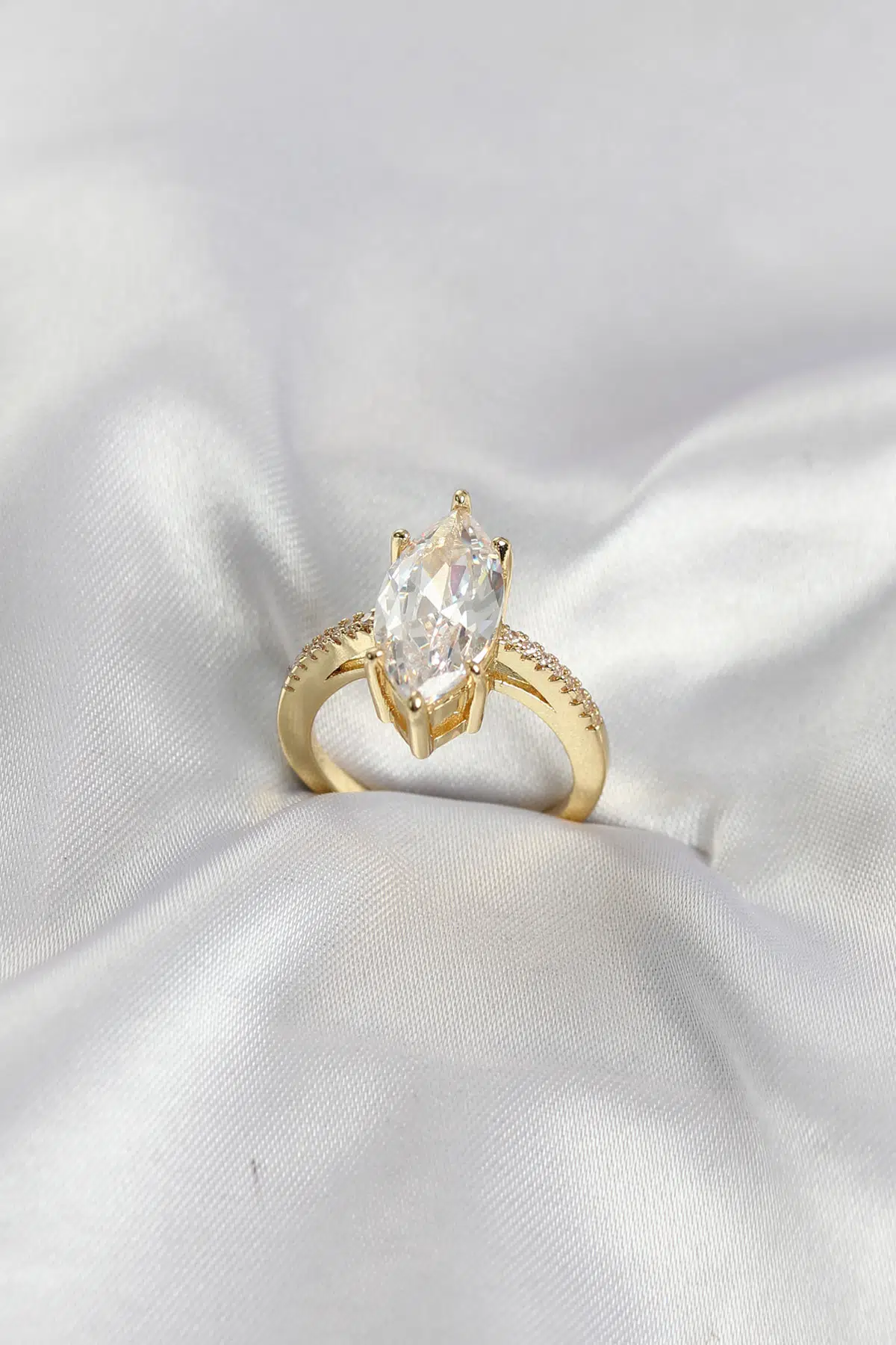 Gold Renk Pirinç Markiz Kesim Zirkon Taşlı Kadın Yüzük - EBJ260516W42182