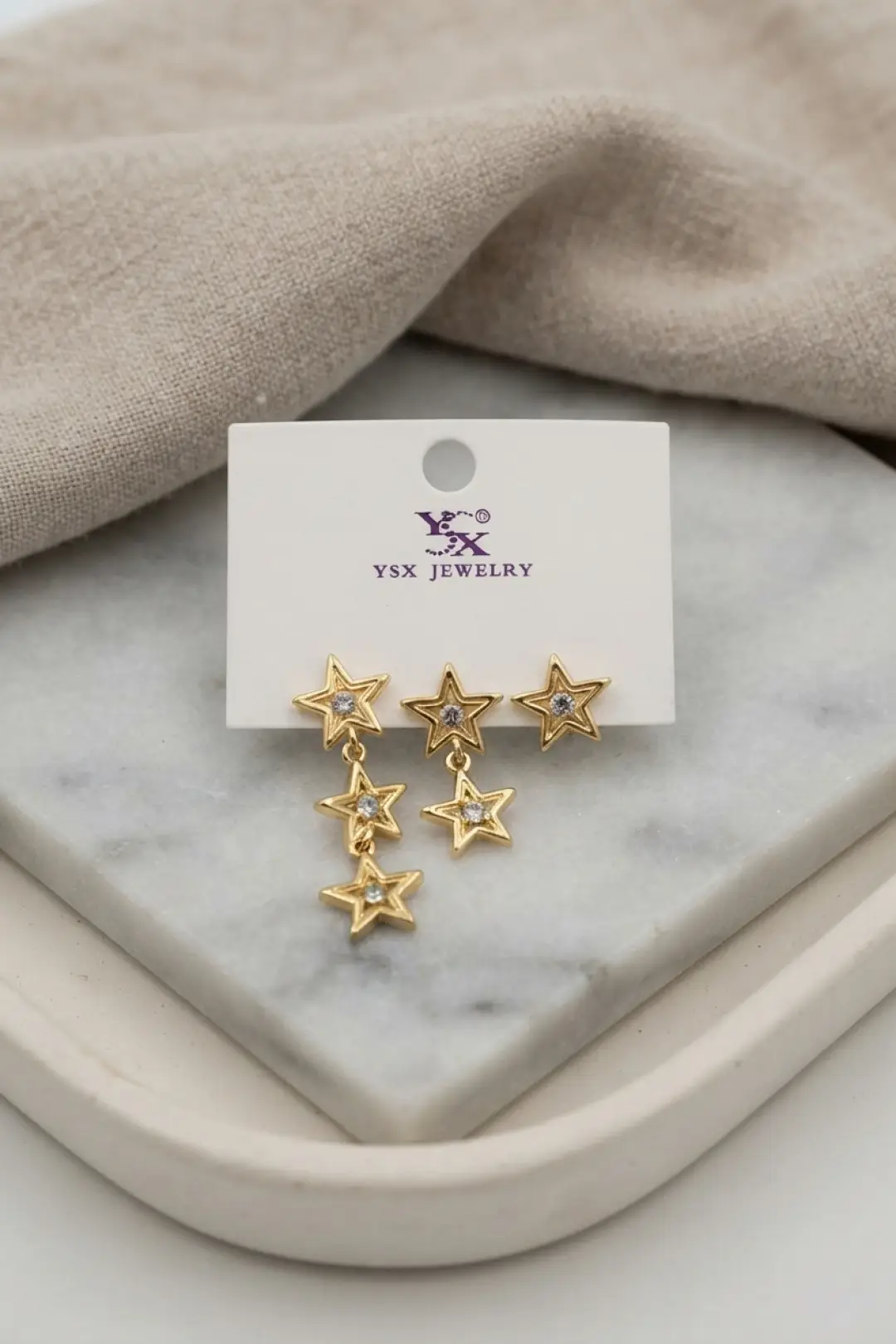Gold Renk Pirinç Yıldız Model Sallantılı Kadın Küpe Seti - EBJ261010W47165