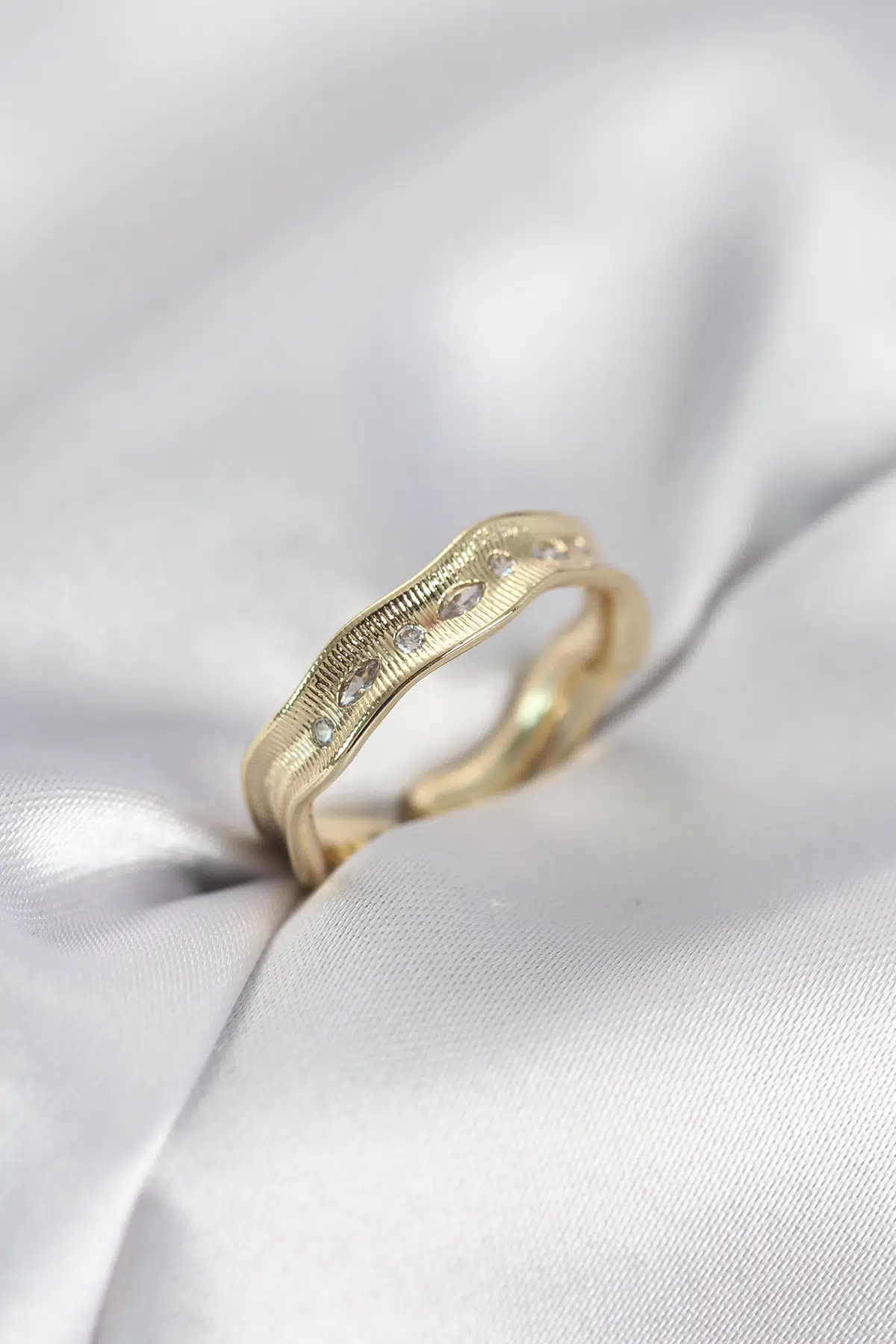 Gold Renk Su Damlası Model Zirkon Taşlı Kadın Yüzük - EBJ260214W39717