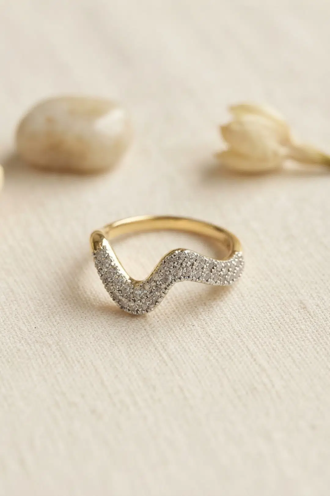 Gold Renk Zirkon Taşlı Dalga Model Kadın Yüzük - EBJ260822W46288