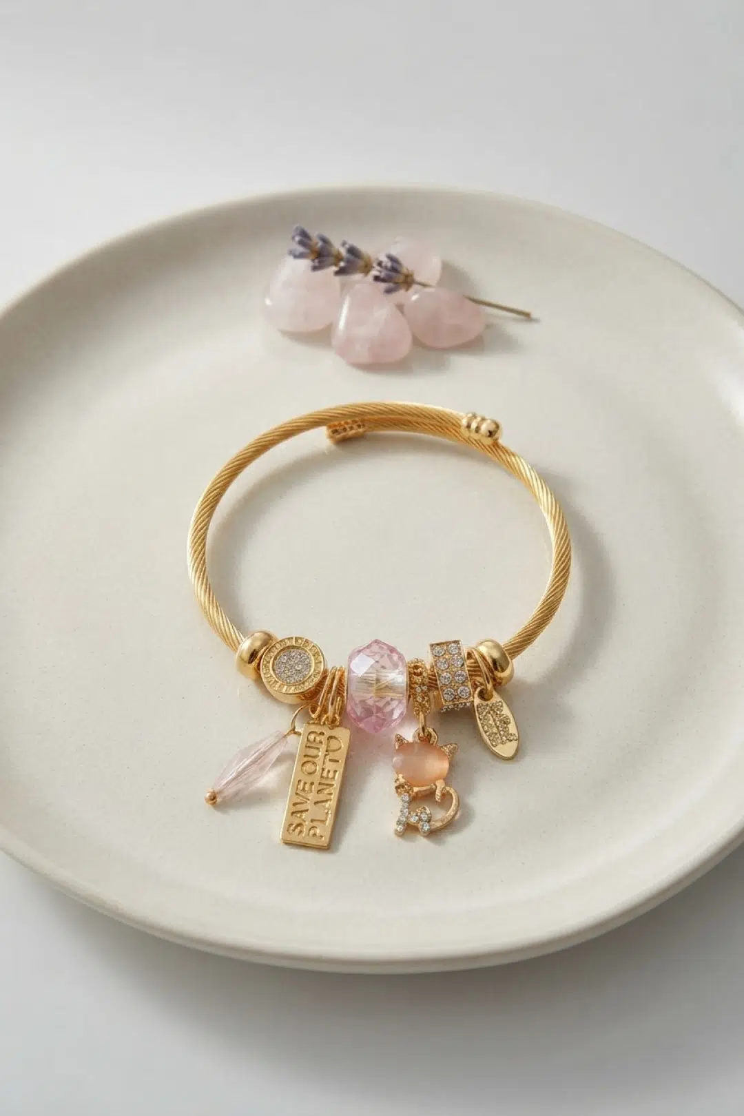 Kedili Model Pembe Charmlı Bileklik - EBJ260725W44513