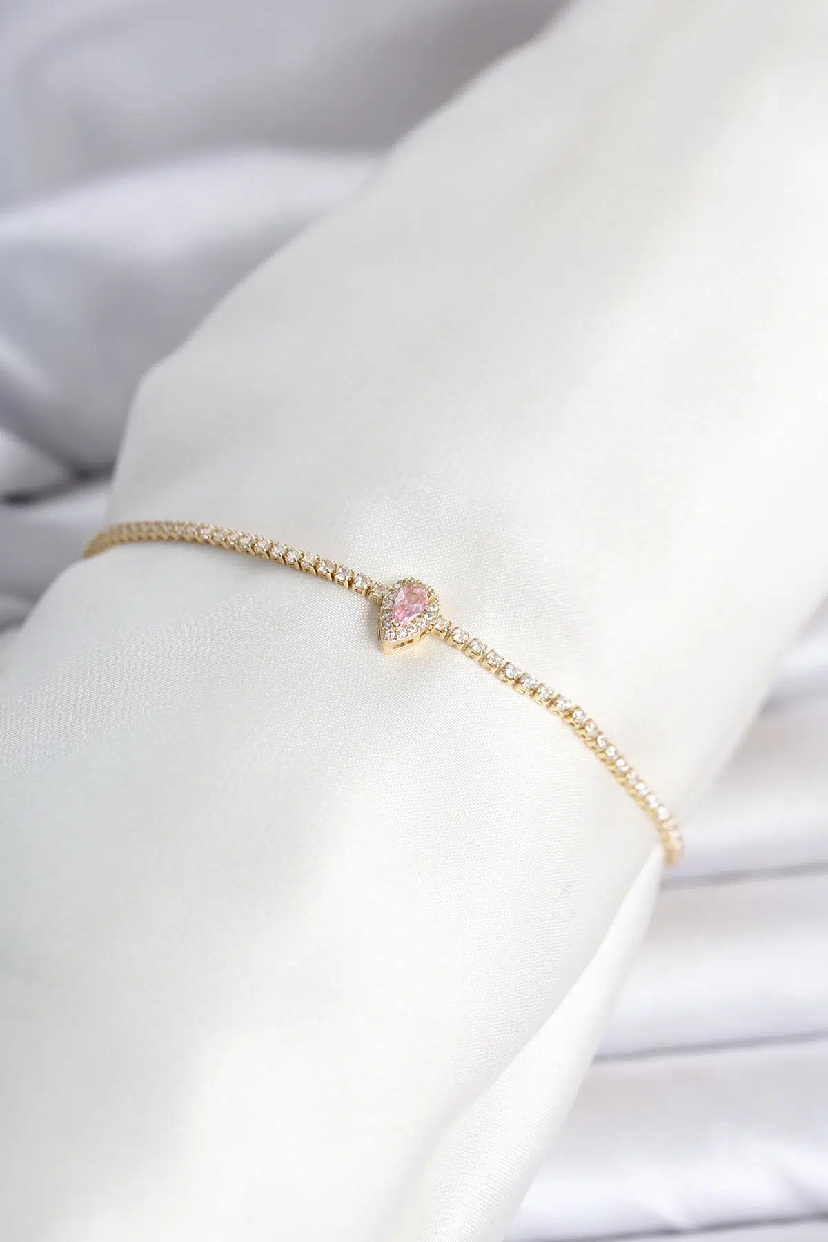 Pirinç Gold Renk Pembe Damla Model Su Yolu Kadın Bileklik - EBJ260509W42107