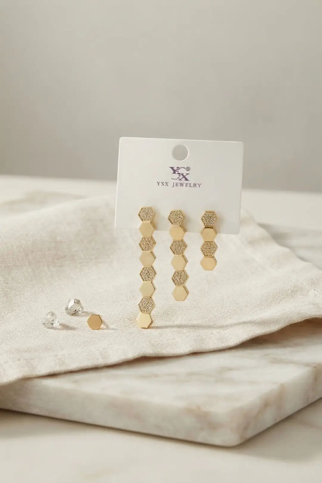 Pirinç Gold Renk Petek Model Kadın Küpe Seti - EBJ261010W47163