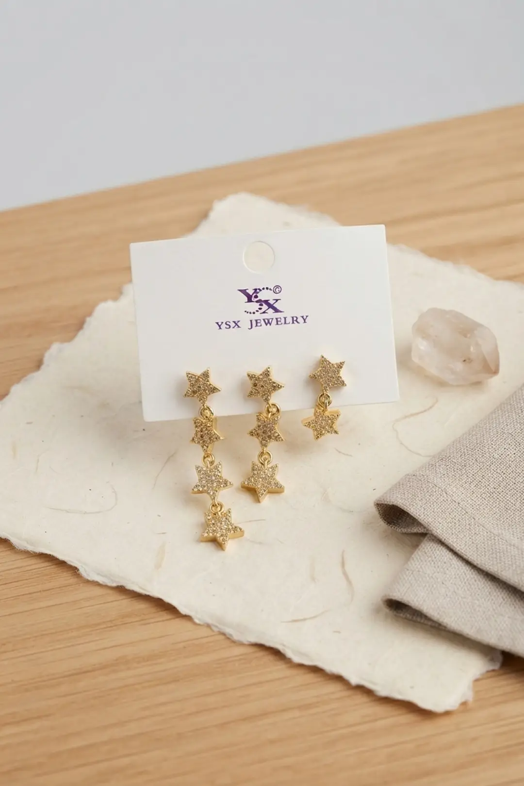 Pirinç Gold Renk Zirkon Taşlı Sallantılı Yıldız Model Kadın Küpe Seti - EBJ261010W47161