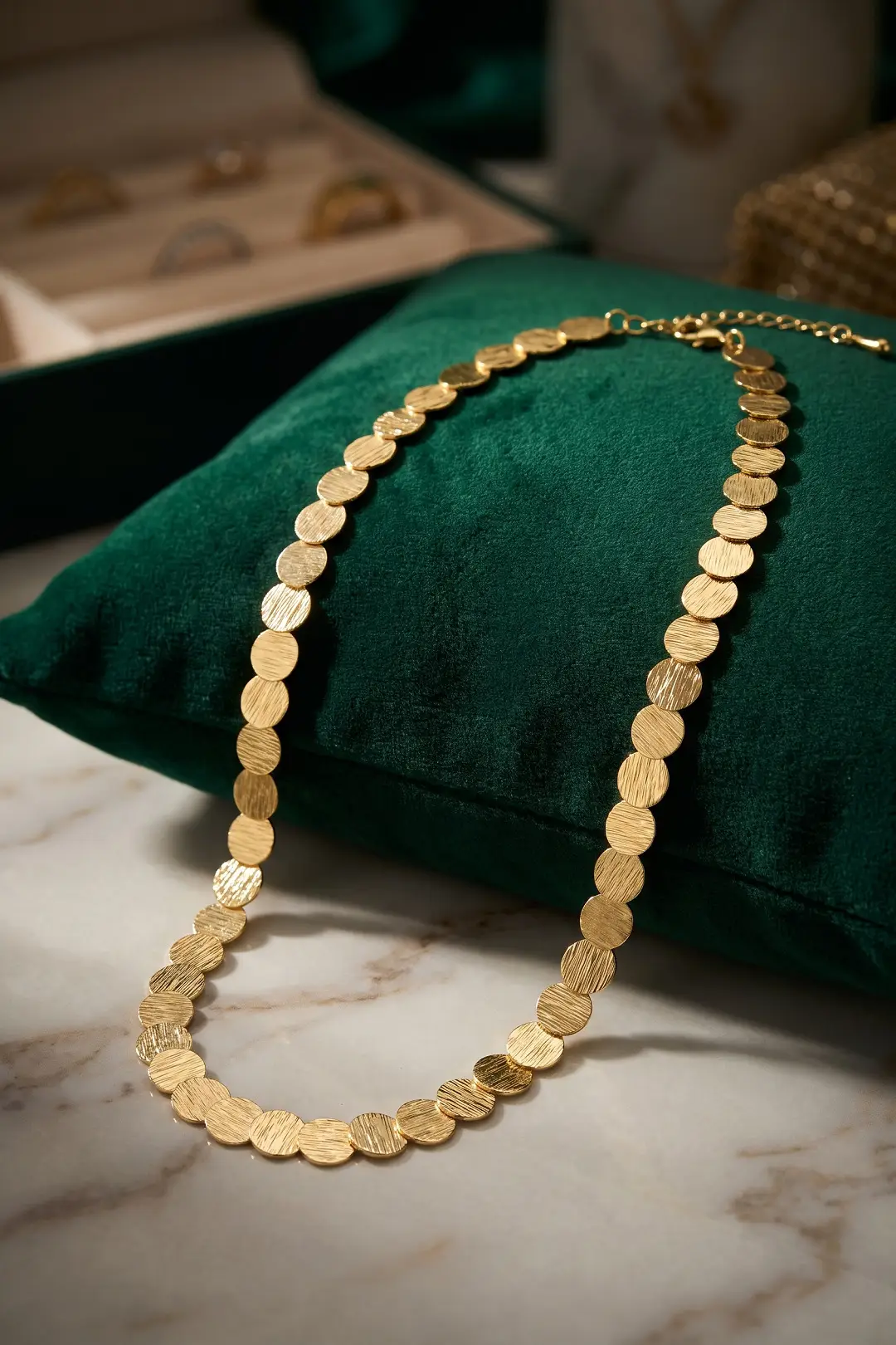 Plaka Model Gold Renk Pirinç Kadın Kolye - EBJ260829W46462