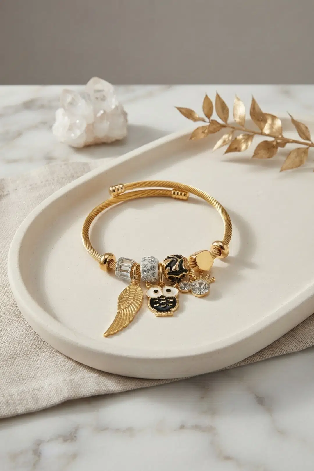 Siyah Baykuş Model Gold Renk Charmlı Bileklik - EBJ260725W44473