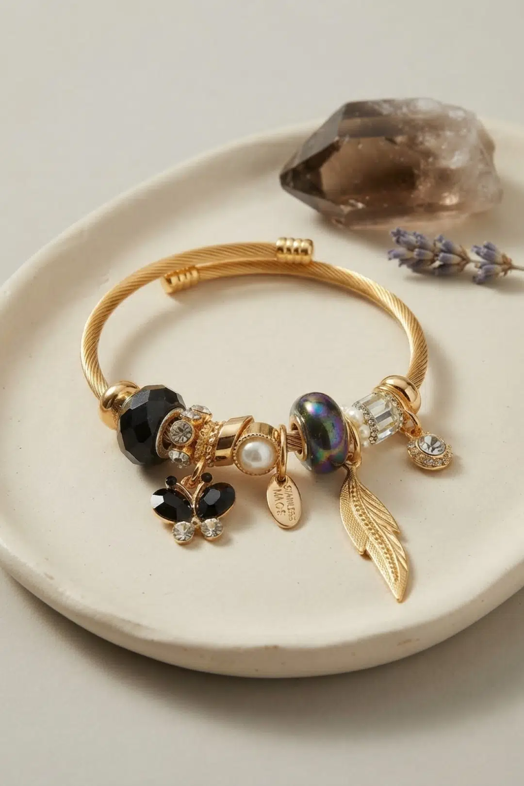 Siyah Kelebek Model Charmlı Bileklik - EBJ260725W44526