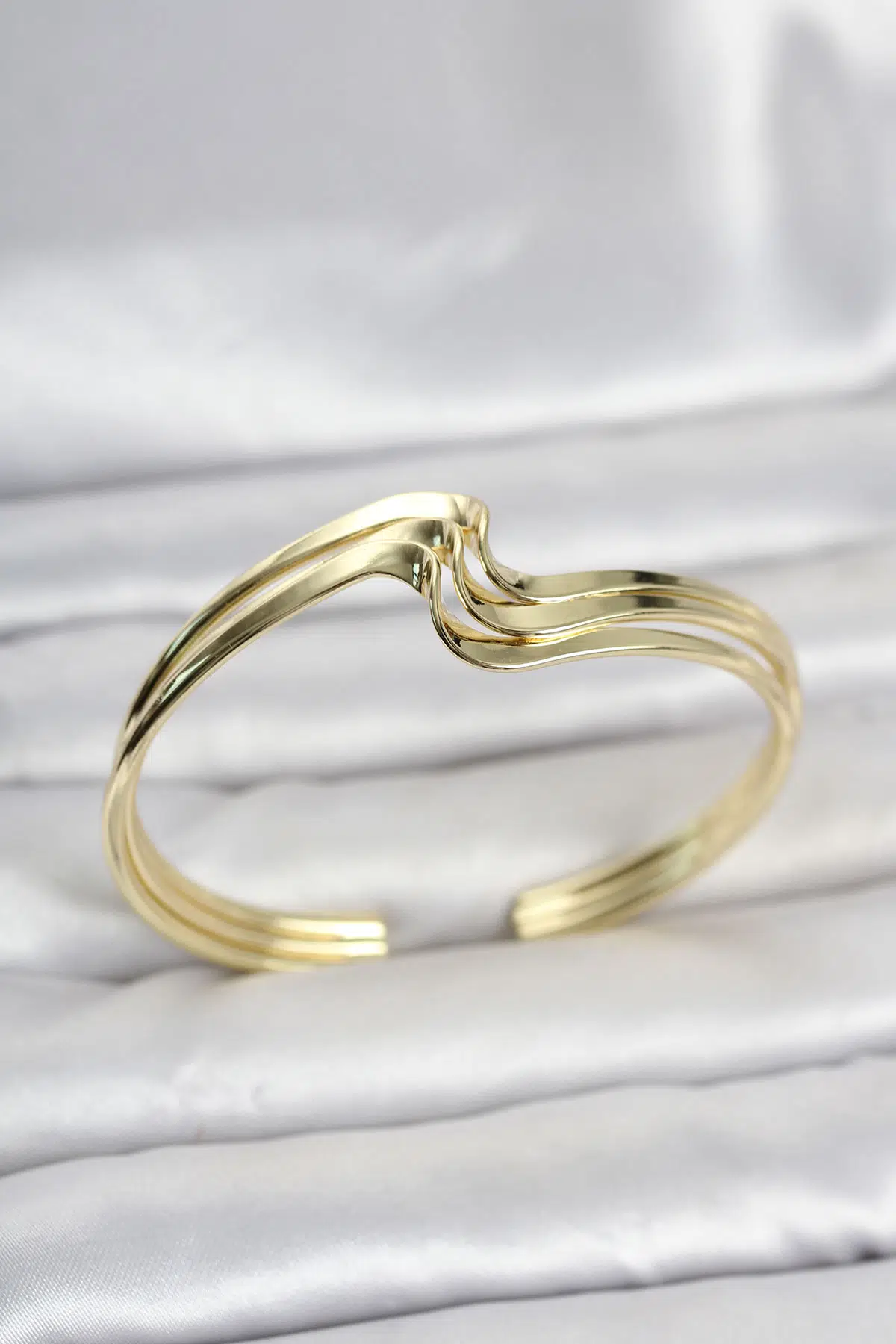 Zikzak Model Gold Renk Pirinç Kadın Bileklik - EBJ260612W44074